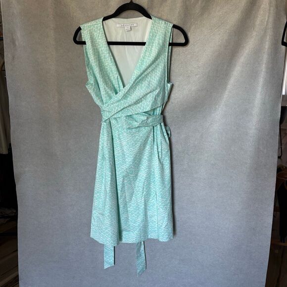 Diane Von Furstenberg Dresses & Skirts - DVF Carol Mini Wrap Cotton Light Blue Aqua Lightweight size 10 Dress V-neck